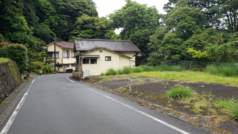 湯川屋の裏手→